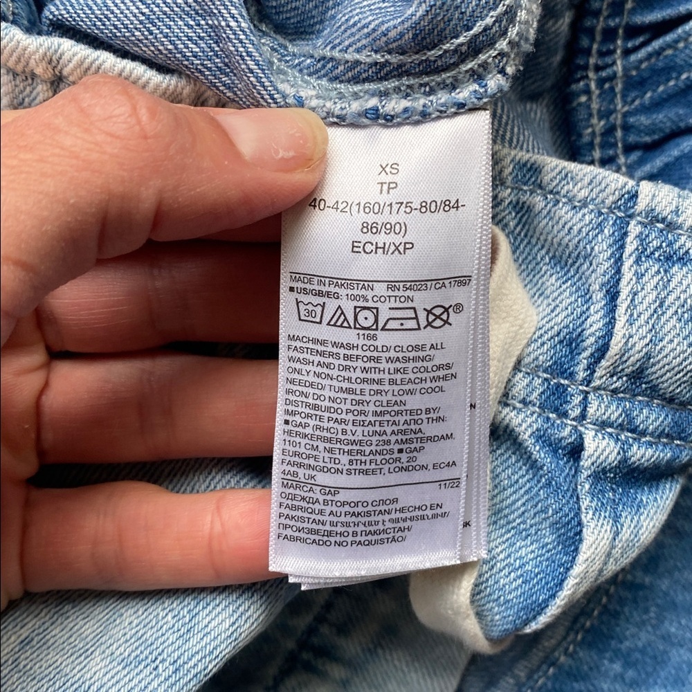 GAP Light Blue Jean Shorts - Picture 3 of 6